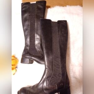 Born  NIB faux leather ❤️